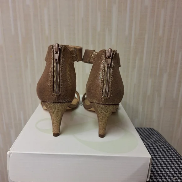 Style & Company Copper Dress Pump Sandal - Size 8 - Picture 3 of 4